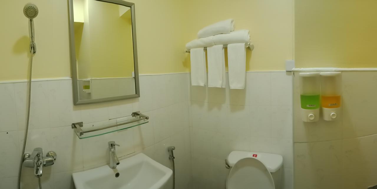 Hato Inn Янгон Экстерьер фото
